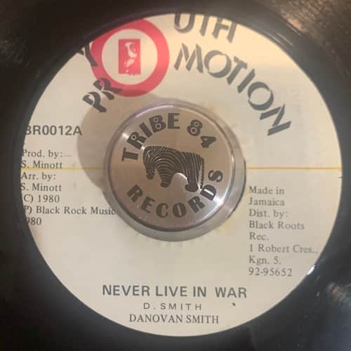 Donovan Smith – Never Live In War