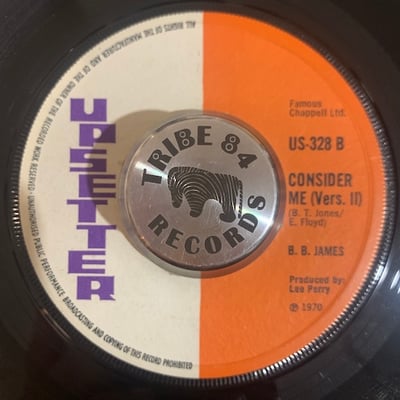 Busty Brown - Consider Me picture 2
