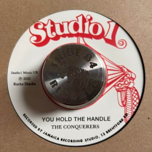 The Conquerors, The Freedom Singers – You Hold The Handle / Black Is Black