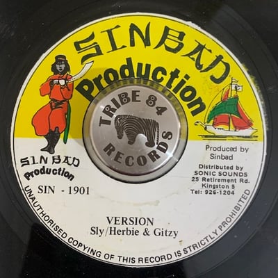 Apache Scratchy - Girls Look Good picture 2