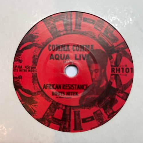 Aqua Levi – Comma Comma