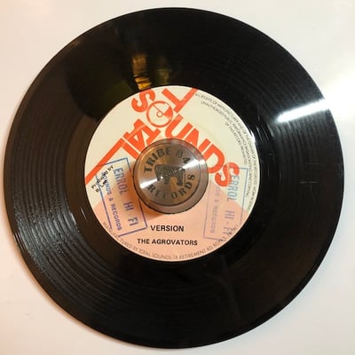 Derrick & Paulette, The Aggrovators - I Just Want To Stay Here And Love You picture 4