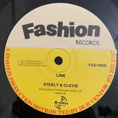 Frankie Paul, Steely & Clevie - The Kissing Game / Link picture 2