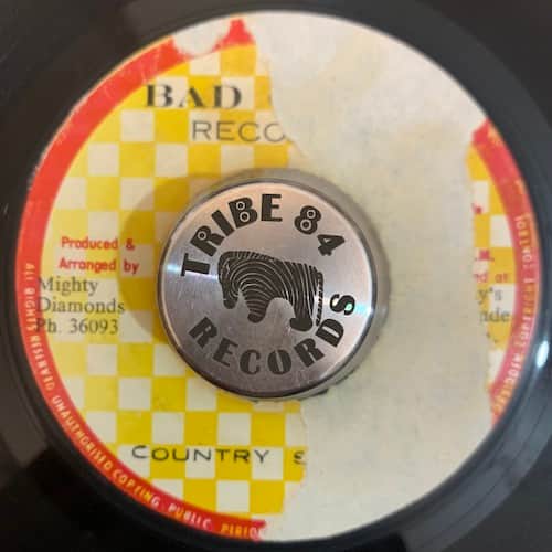 The Mighty Diamonds – Country Living