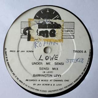 Barrington Levy – Under Me Sensi