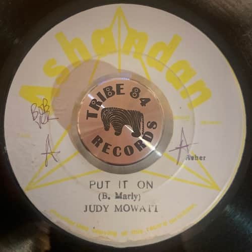 Judy Mowatt – Put It On