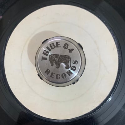 Sugar Simone - The Squeeze Is On / Tell Me picture 2