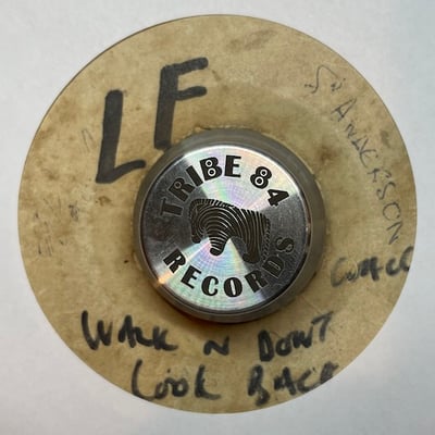 The Wailers - Dancing Shoes / Don't Look Back picture 2