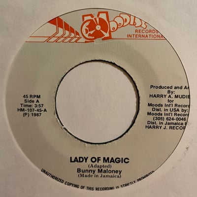 Bunny Maloney - Lady Of Magic / Juliapicture