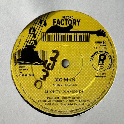 Dennis Brown, The Mighty Diamonds - Seashore picture 2
