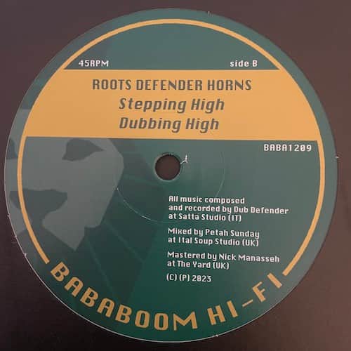 Dan Man, Roots Defender Horns – Run From Troubles /  Steppin High
