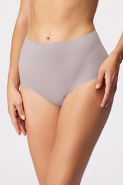 Höherer Slip im klassischen Schnitt Invisible Höherer Slip im klassischen Schnitt Invisible