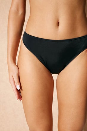 Alia bikini alsó Alia bikini alsó