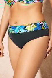 Elif bikinialsó