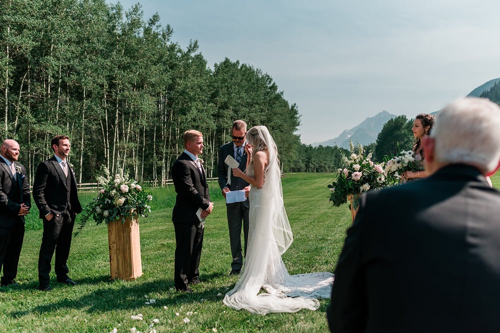 T Lazy 7 Ranch Aspen outdoor ceremony with aspen trees