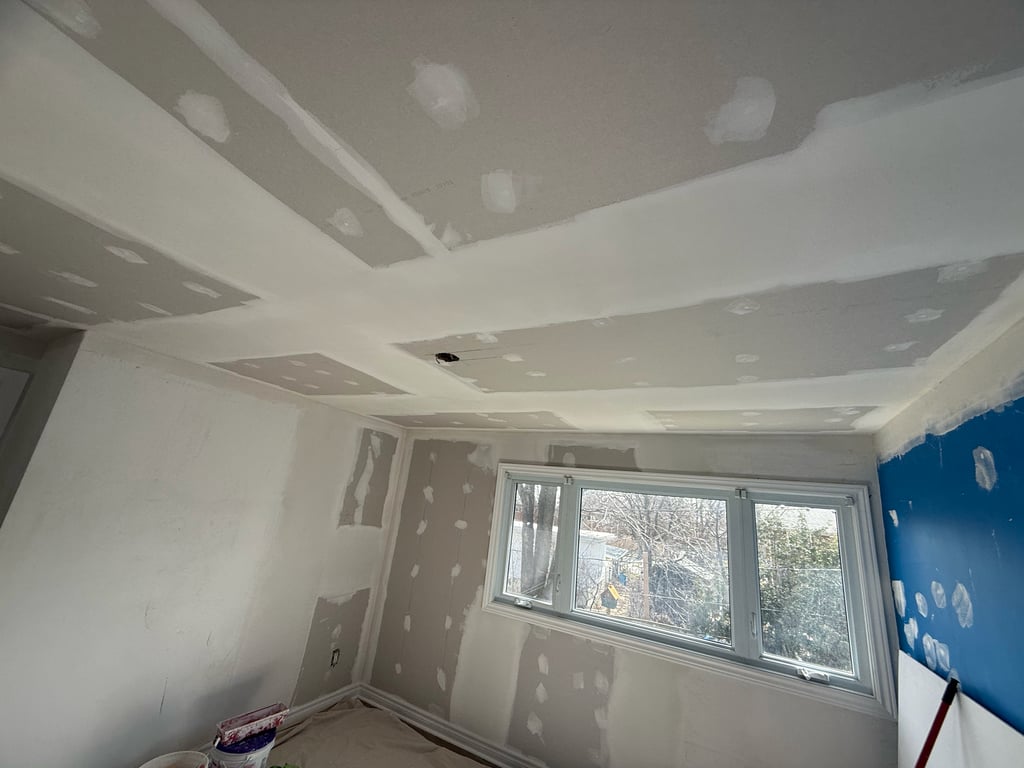 Ceiling finish and lighting reflection