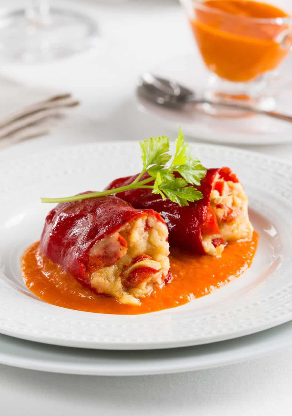 Pimientos de piquillo rellenos de bacalao