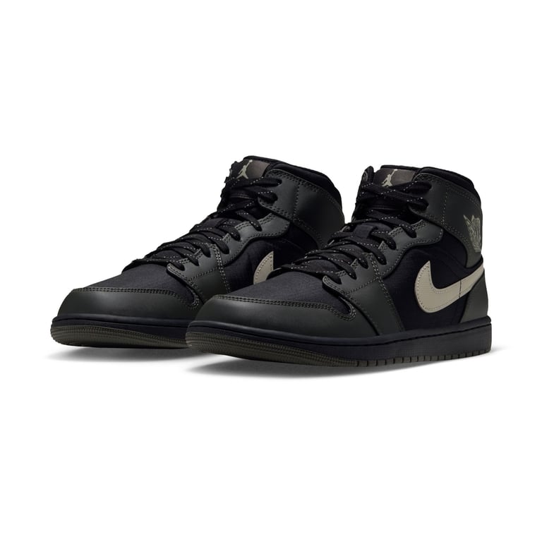 Adidași Air Jordan 1 Mid Utility