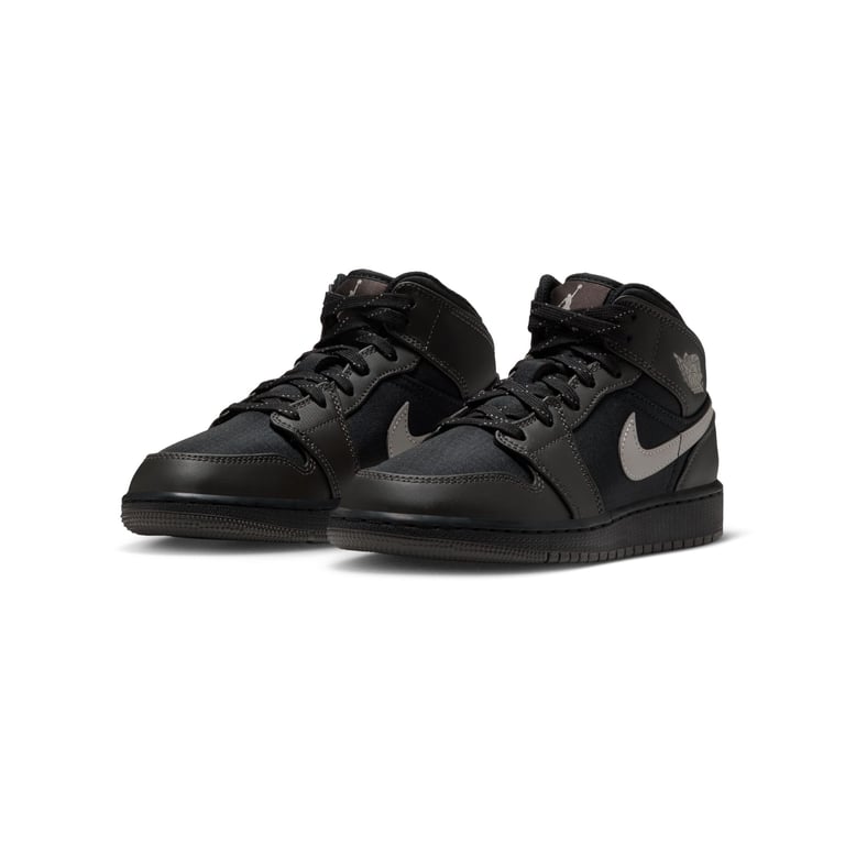 Adidași Air Jordan 1 Mid Utility