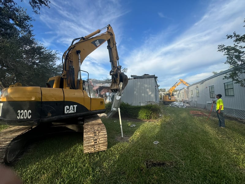 Manufactured home in Fort Lauderdale before demolition, 2024