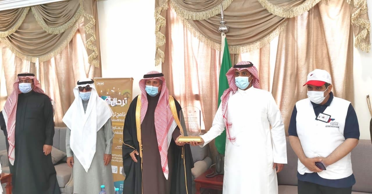 ?بن معمر يدشن شراكة جمعية