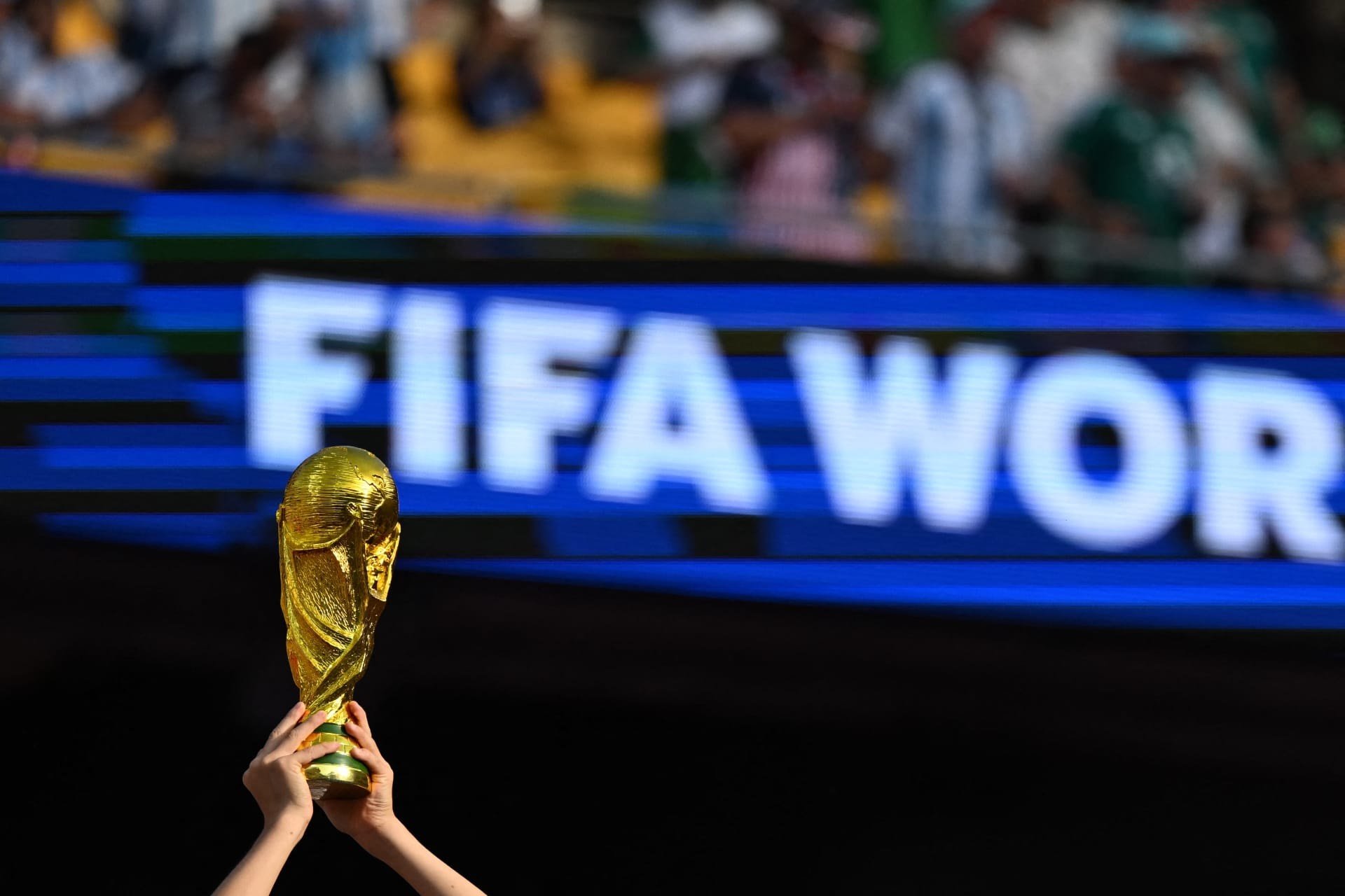 مونديال 2026 يحطم الأرقام القياسية. البطولة الأكبر تاريخياً بـ104 مباريات، وشهدت المباراة رقم 1000 في تاريخ كأس العالم.. ارتفع عدد الأهداف إلى 161، مقترباً من كسر رقم مونديال 2022 القياسي (172) 