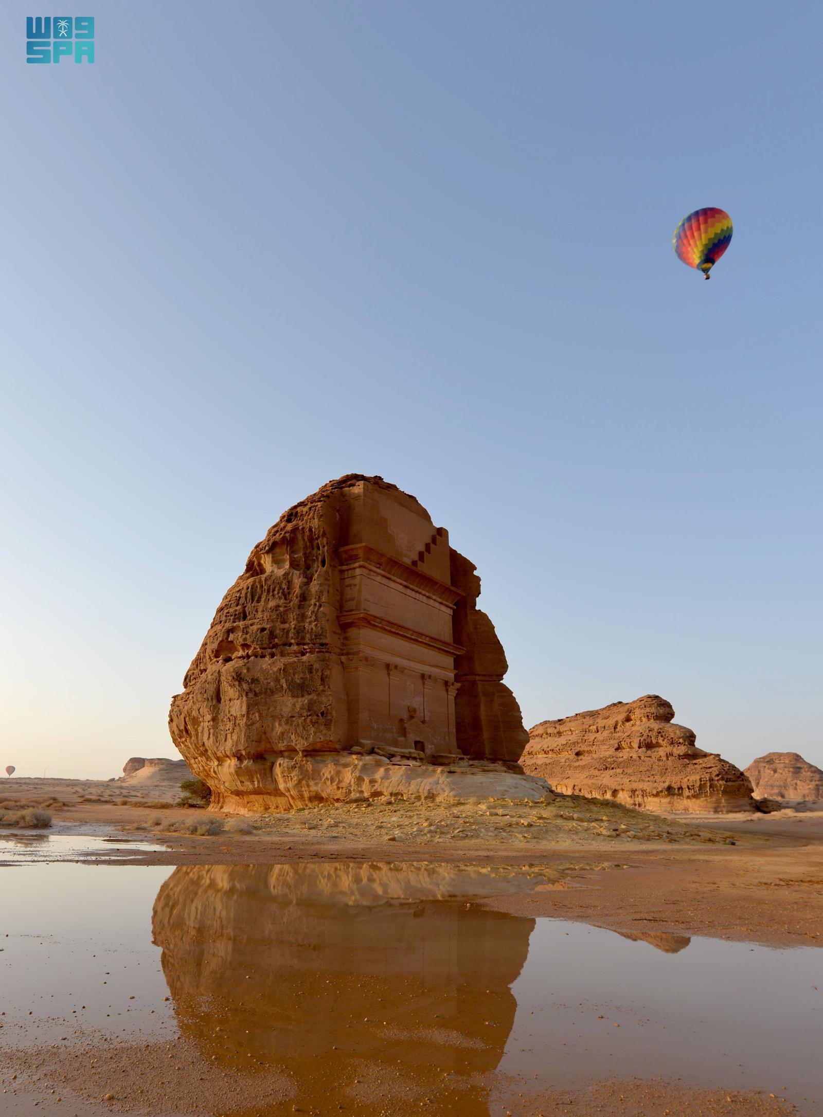صورة من الألبوم