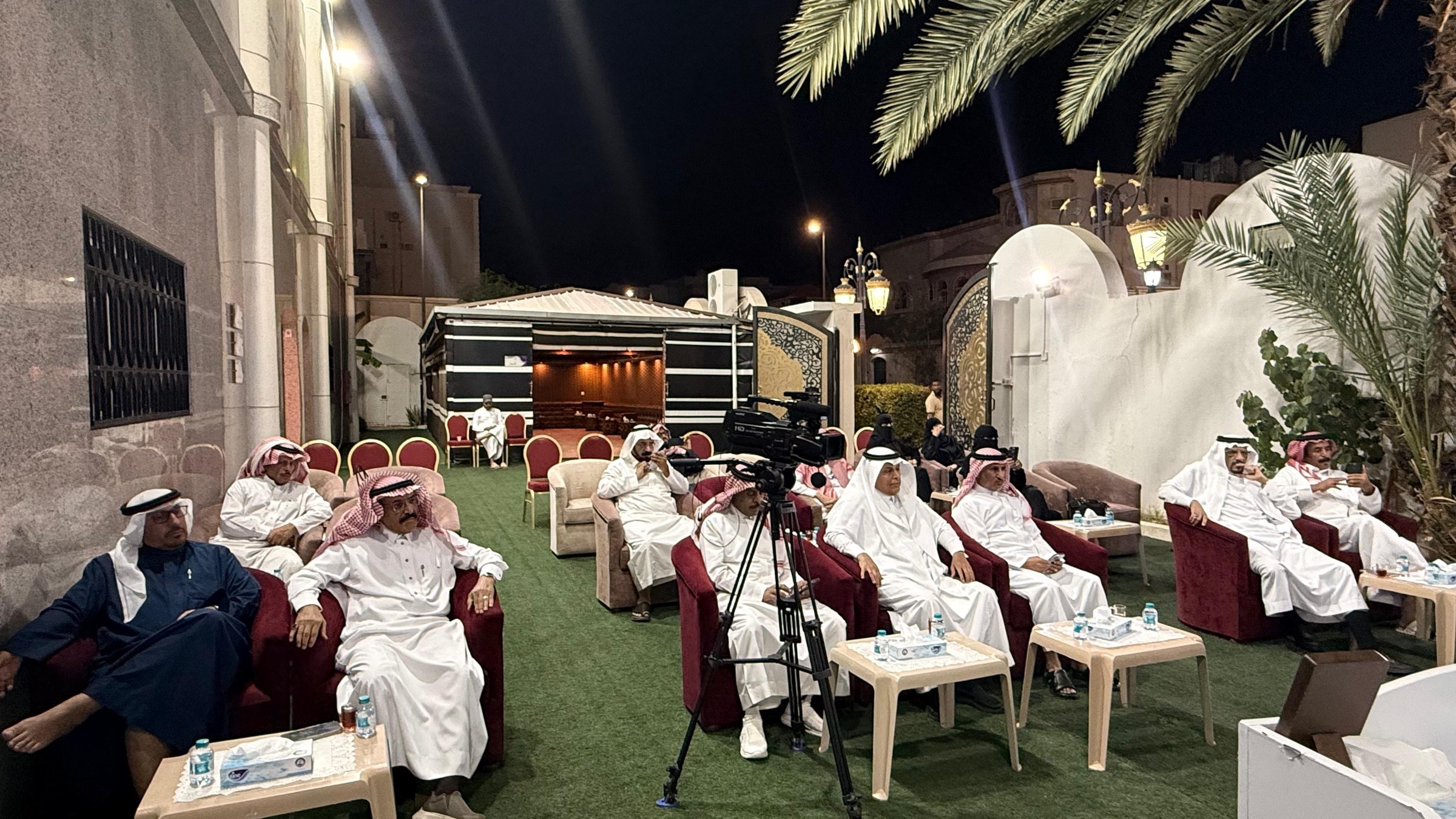 صورة من الألبوم