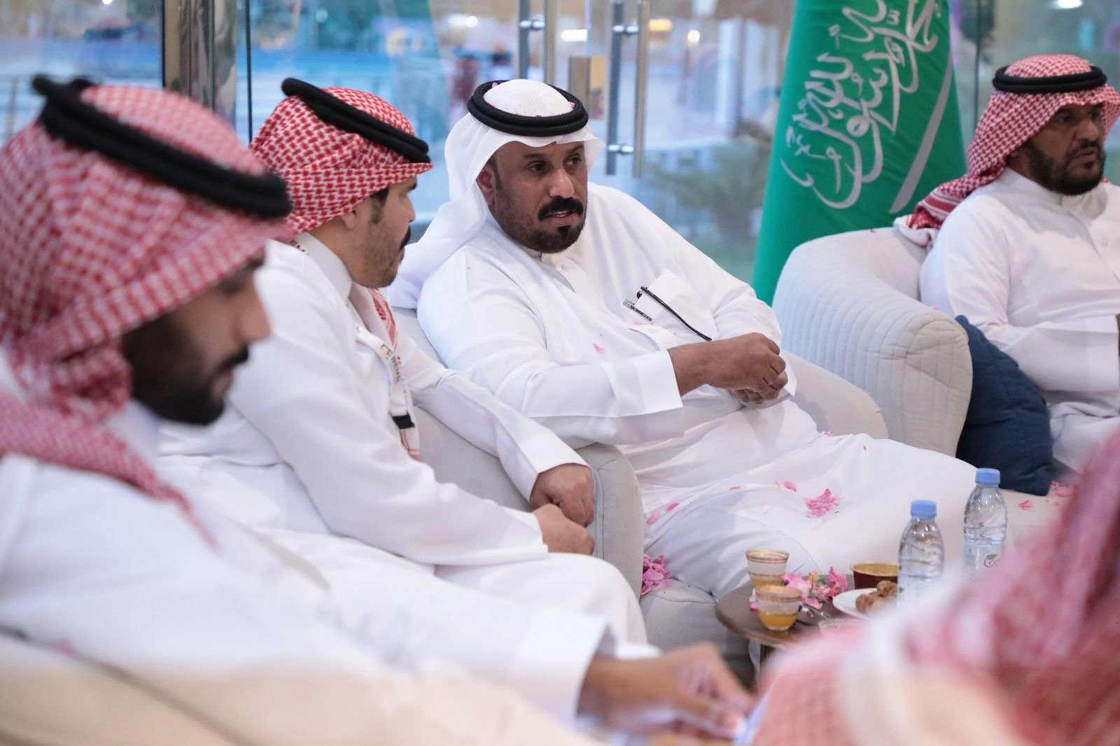 صورة من الألبوم