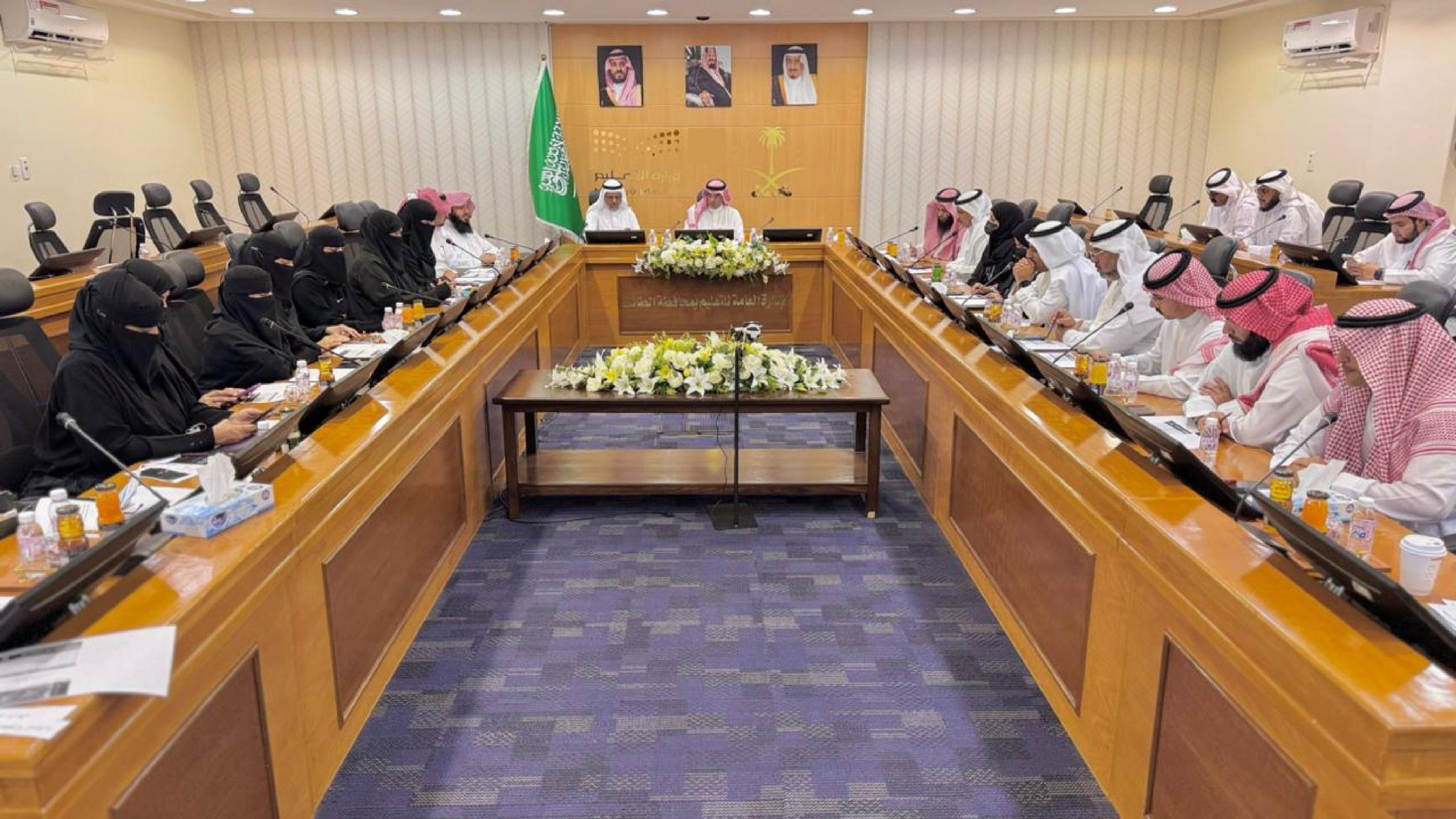 صورة من الألبوم