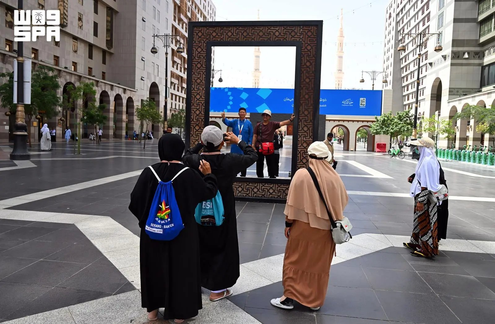 صورة من الألبوم