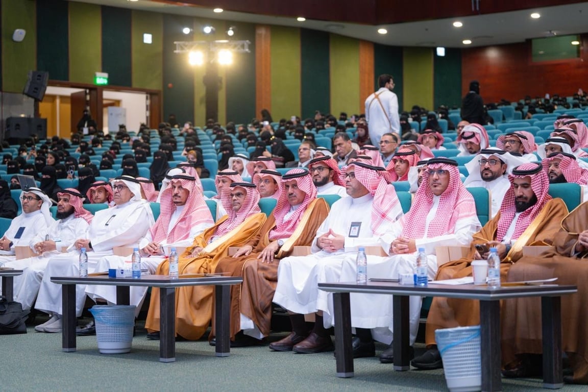 صورة من الألبوم