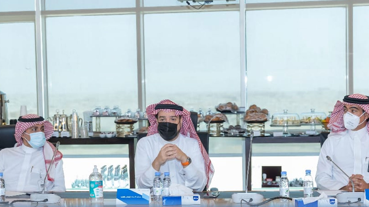 ?لسوق المالية وعقارات الدولة تبحثان