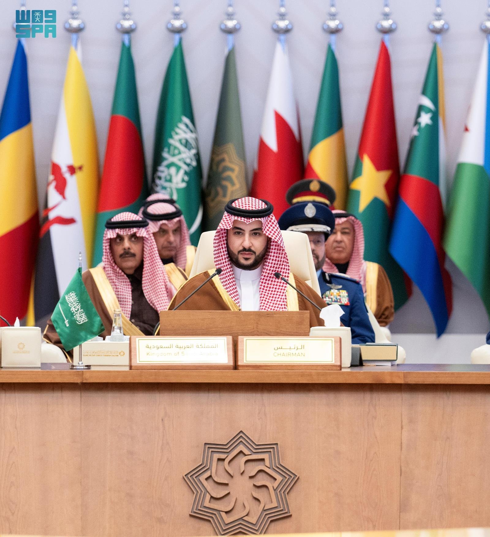 وزير الدفاع يفتتح الاجتماع الثاني