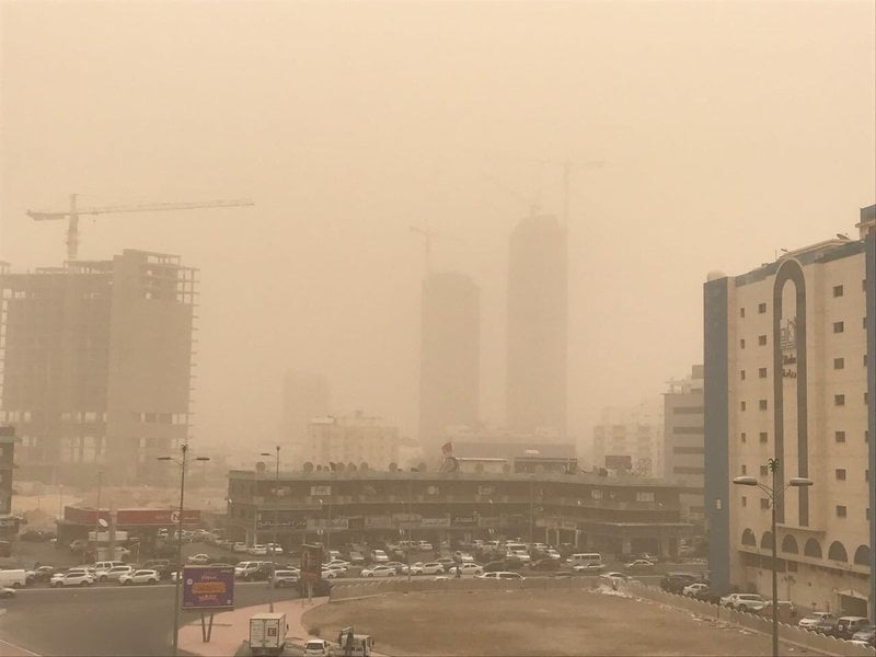 ?ياح سطحية وتدنٍّ في مدى