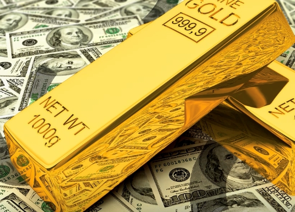 الذهب يرتفع هامشيًّا مع تراجع الدولار وسط مخاوف التضخم. الذهب صعد طفيفًا إلى 4505 دولارات للأوقية بدعم تراجع الدولار.. المكاسب محدودة بفعل المخاوف التضخمية وارتفاع أسعار الطاقة 