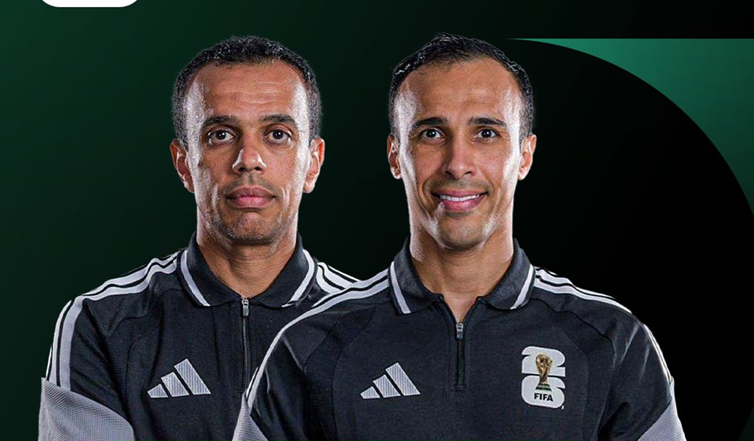 حكمان سعوديان يشاركان في إدارة مباراة كندا و البوسنة بـ كأس العالم2026. - المباراة تقام في تورونتو ستيديوم مساء اليوم بتوقيت مكة المكرمة. - هذا هو الحضور السعودي الأول في المونديال منذ 2010 بعد نجاحات تحكيمية سابقة 