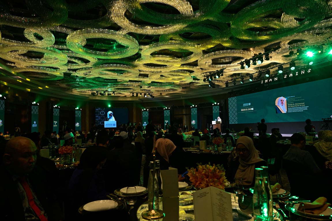 صورة من الألبوم