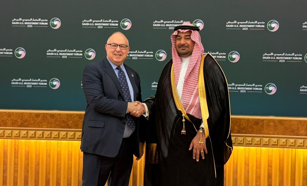 ?يف توقّع اتفاقيتَيْن بـ450 مليون