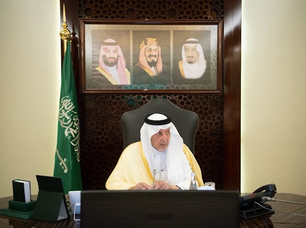 ?مير مكة يرأس اجتماعاً لاستعراض