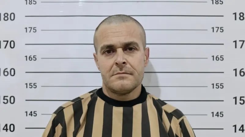 الداخلية السورية تقبض على مجموعة إجرامية في درعا. توقيف أبناء شقيق اللواء رستم غزالة. اعترافات بتشكيل ميليشيا الدفاع الوطني. استُخدمت كغطاء لأنشطة إجرامية منظمة. إحالة المتهمين إلى القضاء المختص 