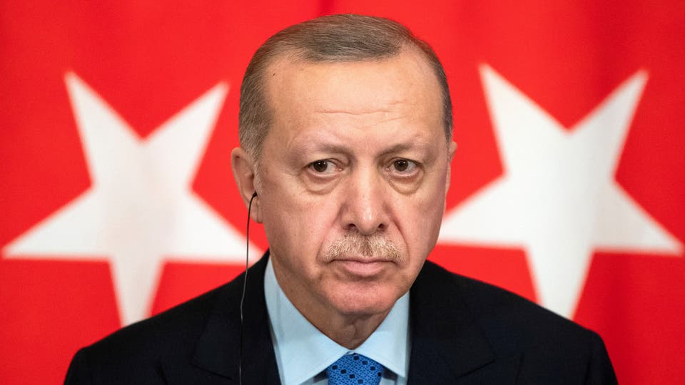 ?نزين يشتعل ومعيشة تتردى.. يد