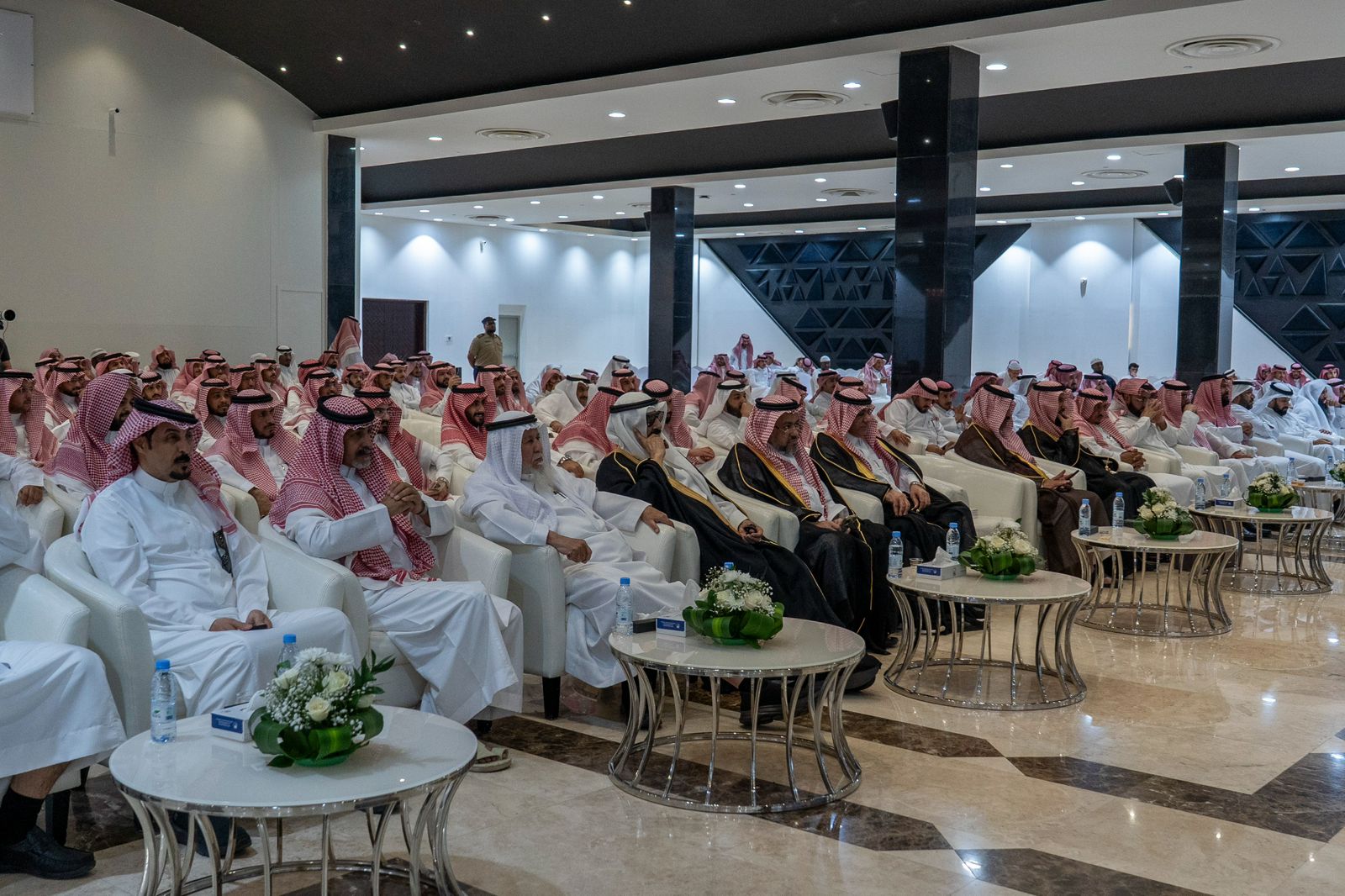 صورة من الألبوم