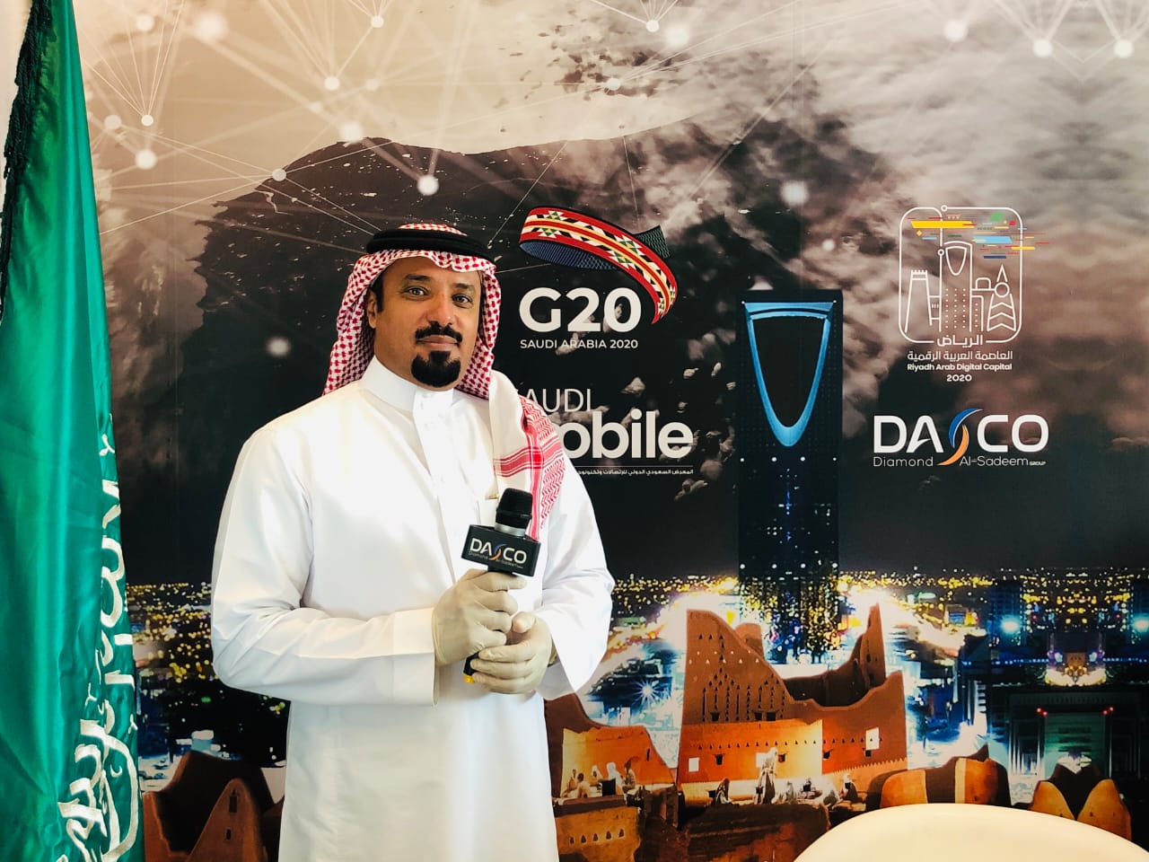 ?لقحطاني يدشن استوديو سعودي موبايل