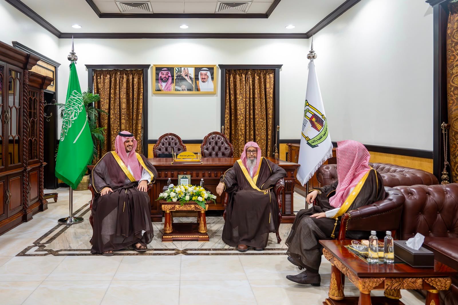 صورة من الألبوم