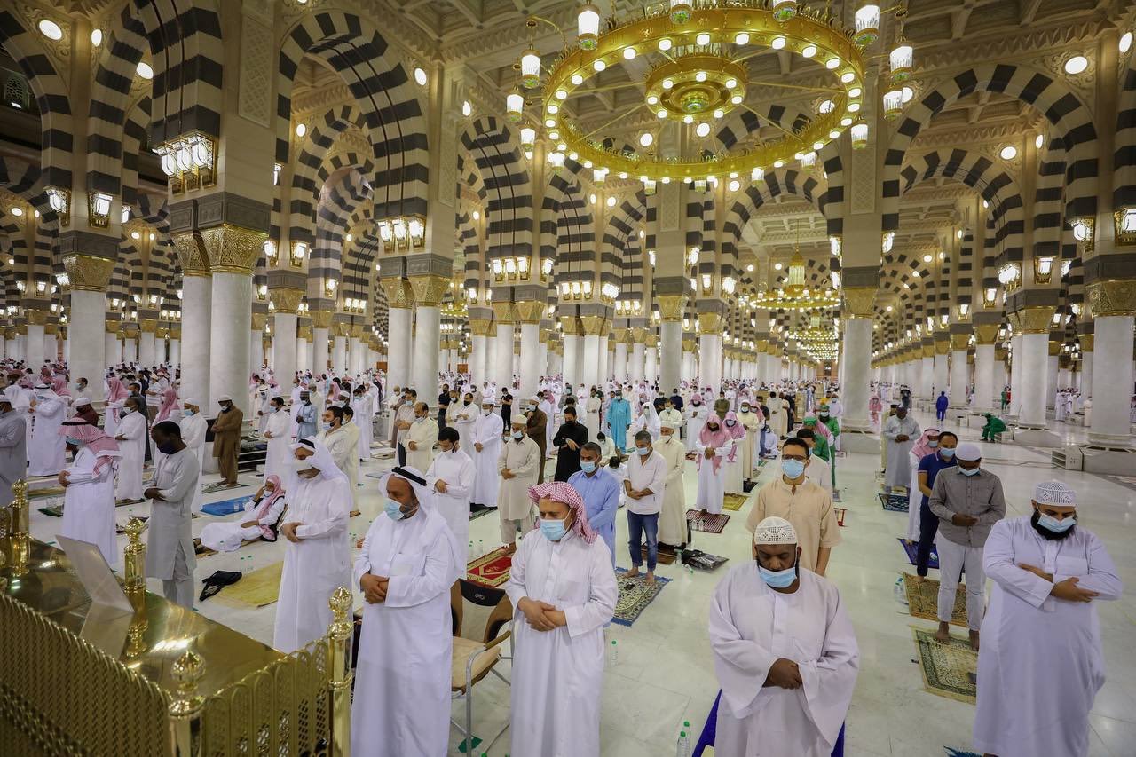 في العشر الأواخر.. فتح المسجد