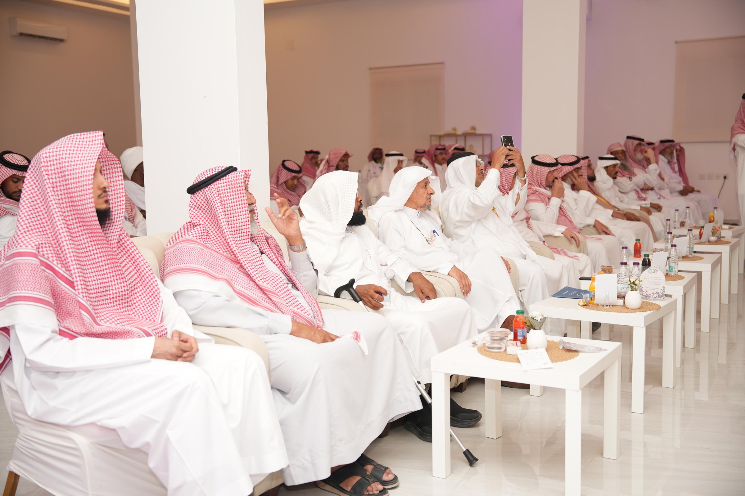 صورة من الألبوم