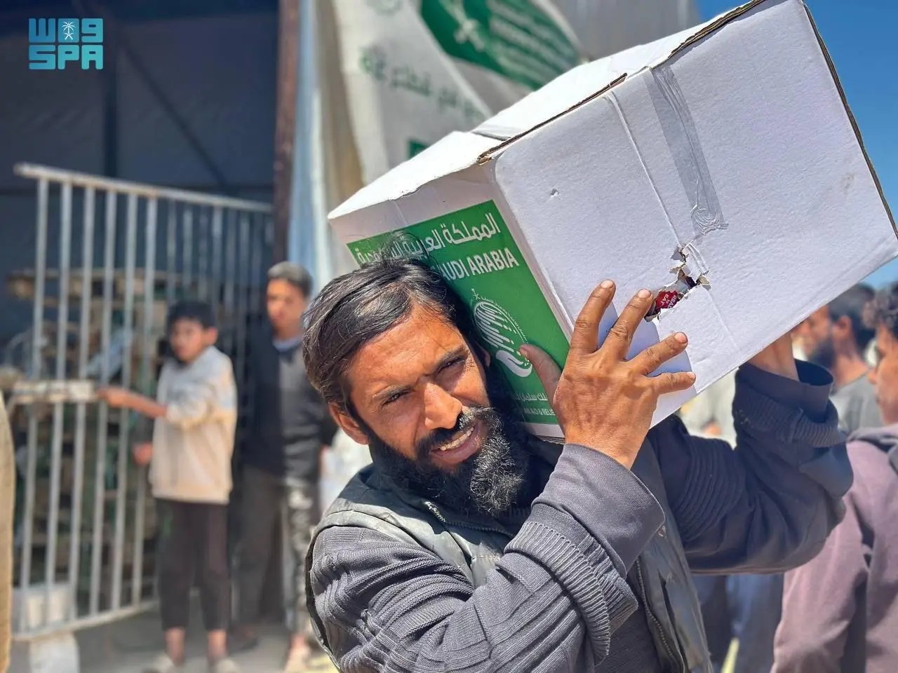صورة من الألبوم