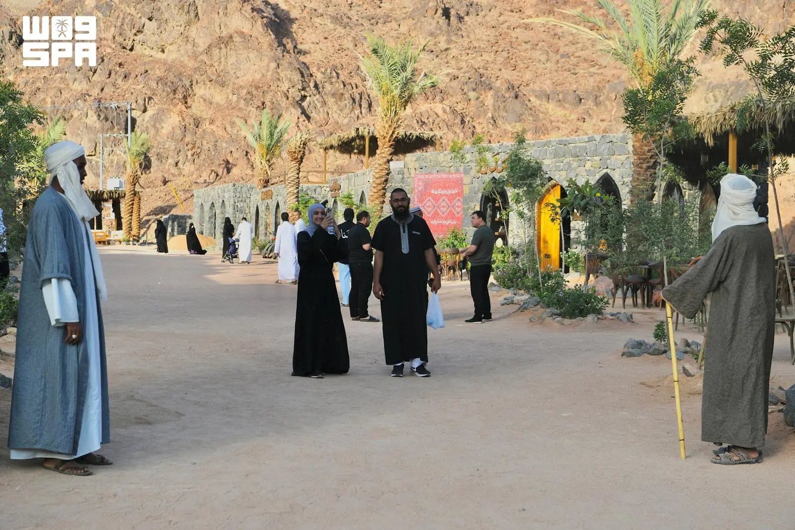 صورة من الألبوم