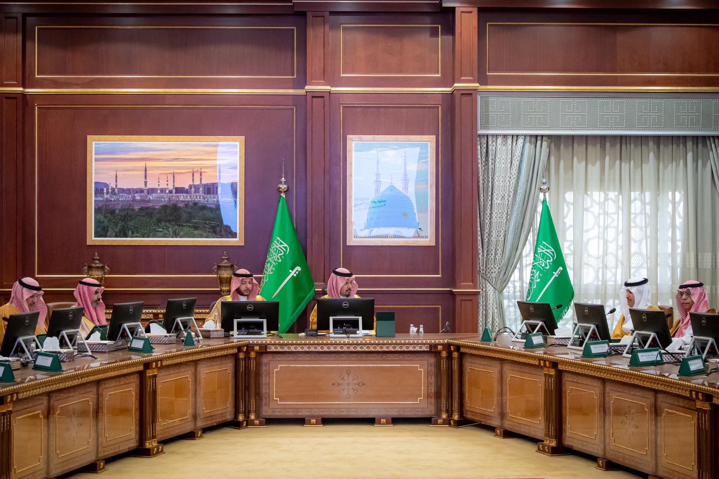 صورة من الألبوم
